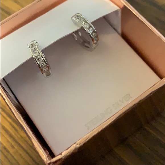 Sterling silver earnings. Never warn - Picture 2 of 2